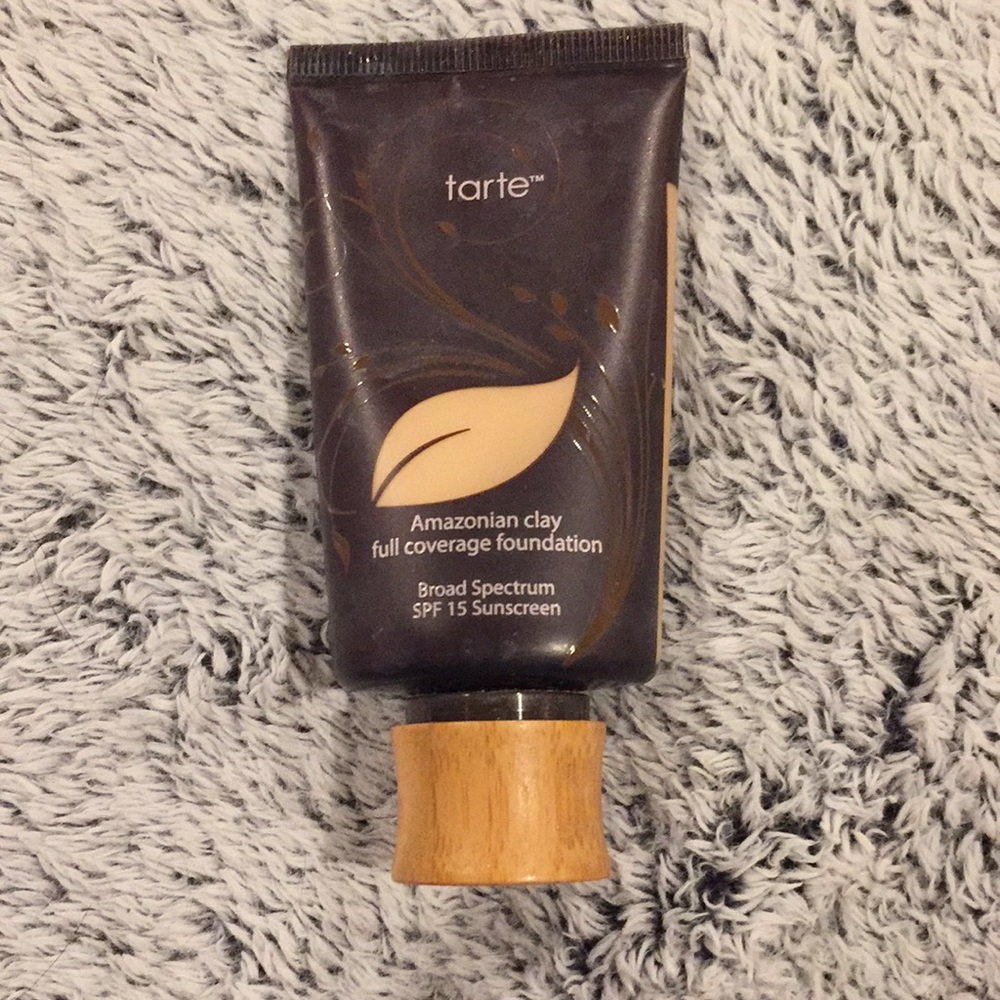 TARTE Amazonian Foundation in fairly light neutral